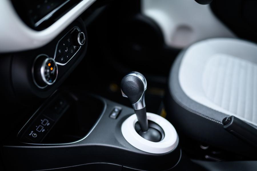 Детали интерьера Renault Twingo 2019 года  (JP) (фото 24 из 29)